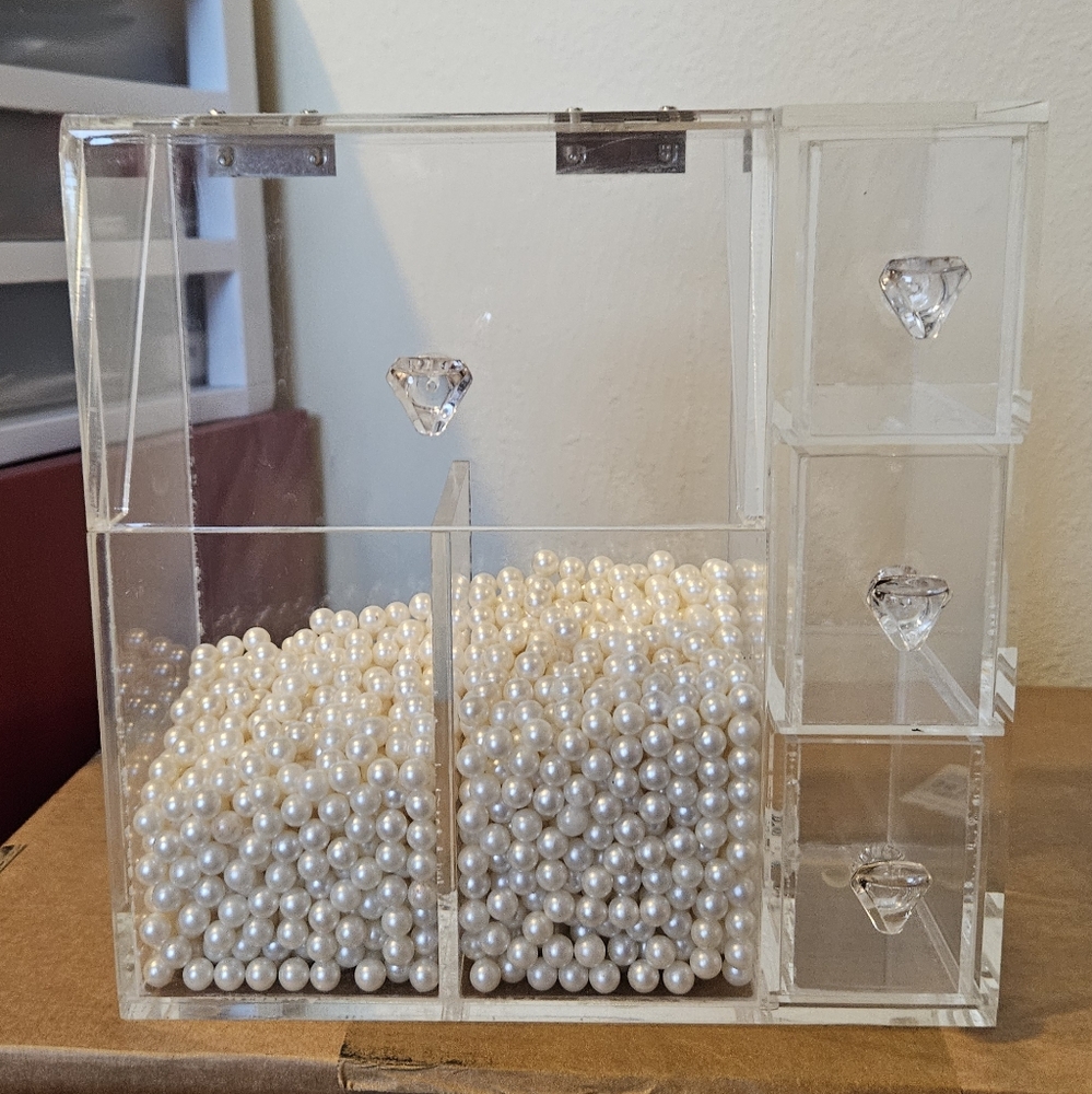 Clear Acrylic Makeup Brush Storage And Organizer with Pearl Accents - Picture 7 of 9